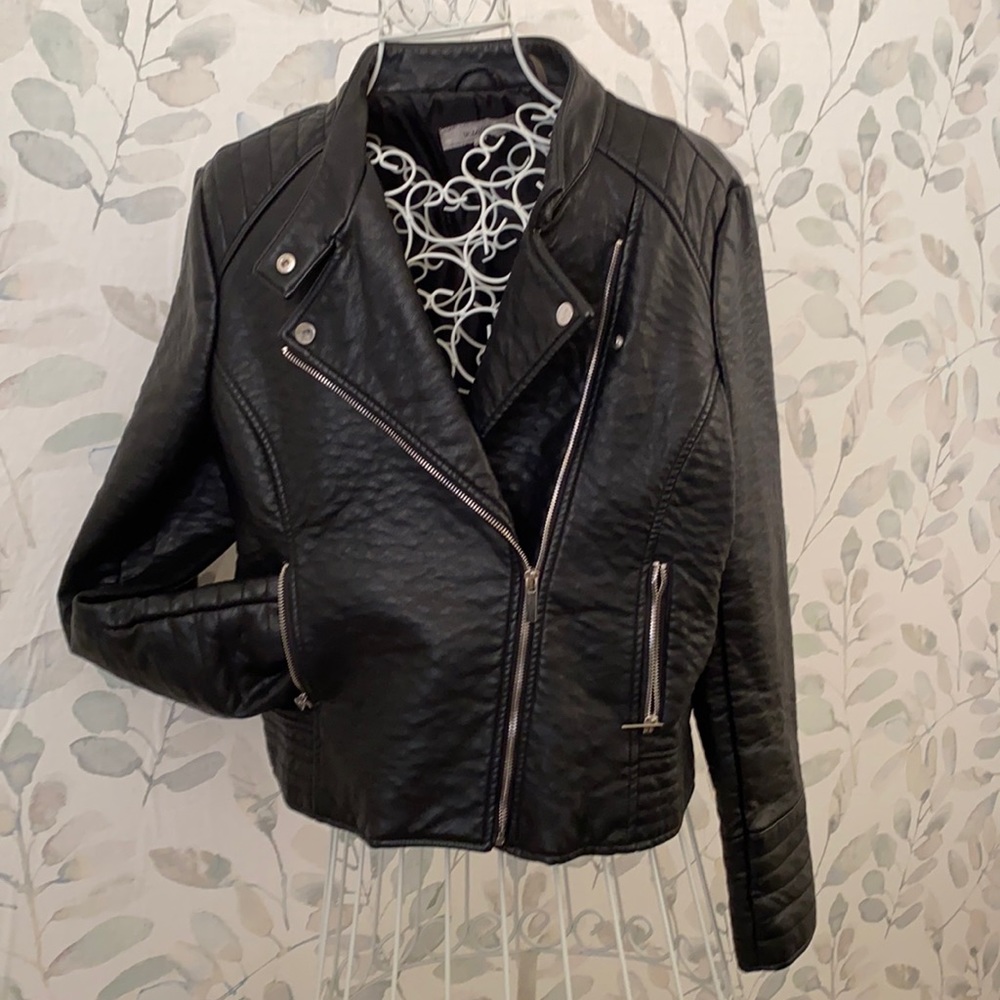 Pleather Black Jacket Women’s XL with zipper details